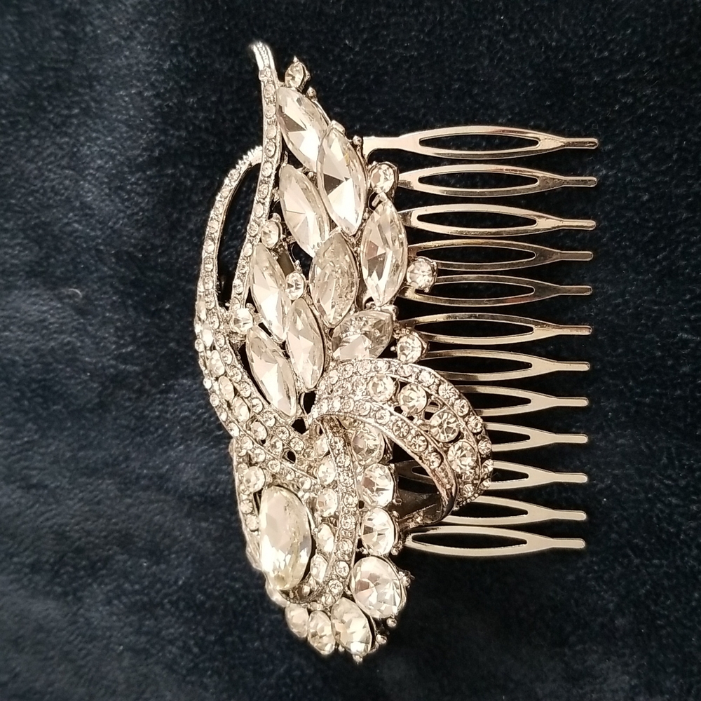 Elegant Silver Crystal Hair Comb